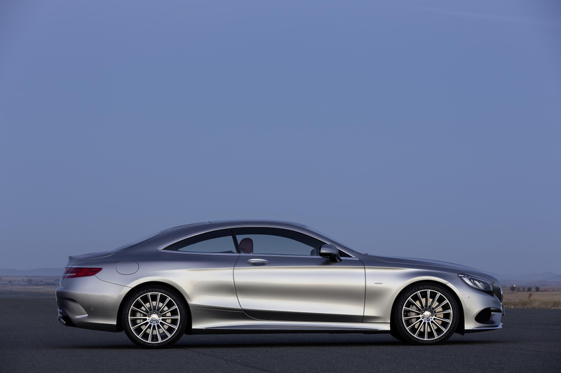 Illustration for article titled The 2015 Mercedes-Benz S-Class Coupe Has 47 Crystals In Its Headlights